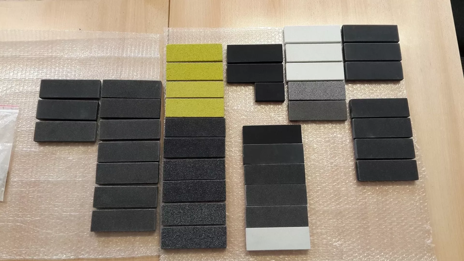 Signalstreifen/Kontraststreifen unterschiedliche Farben