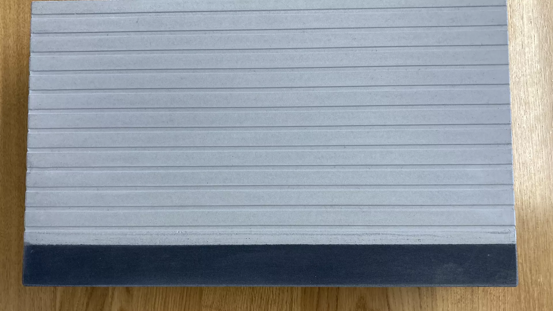 Profile mit Signalstreifen Anthrazit