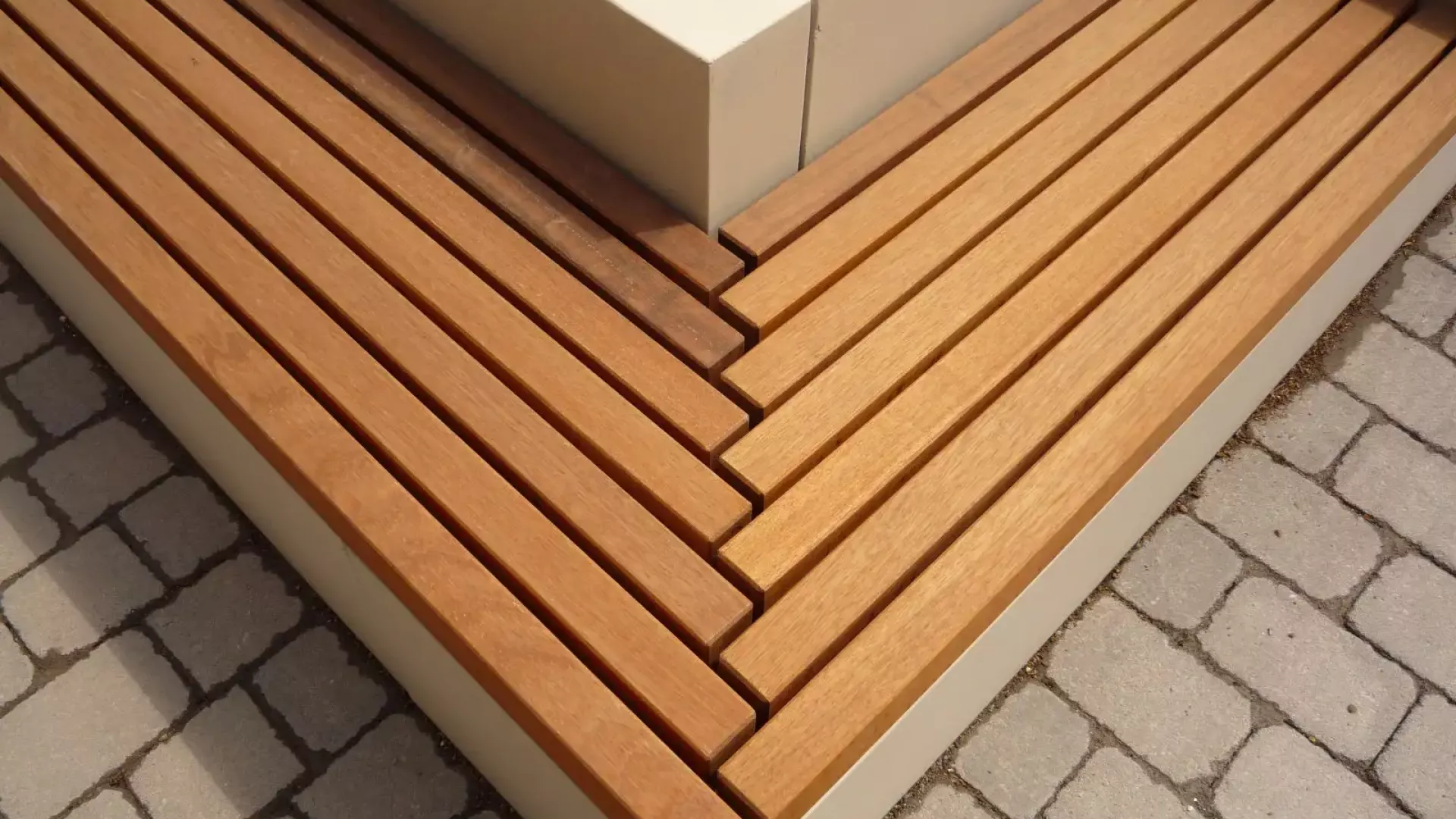 Verzahnte Sitzbankauflage