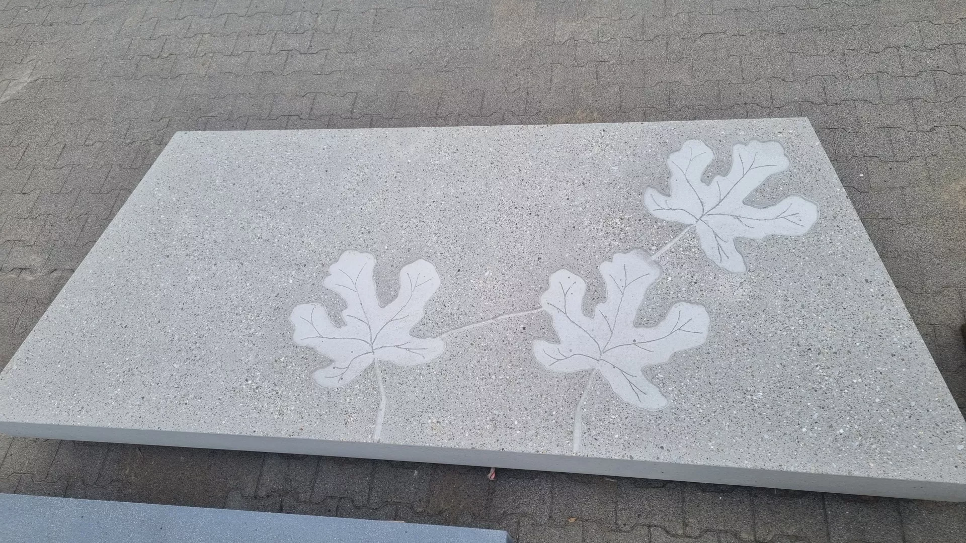 Blätter Intarsien als Wasserlauf