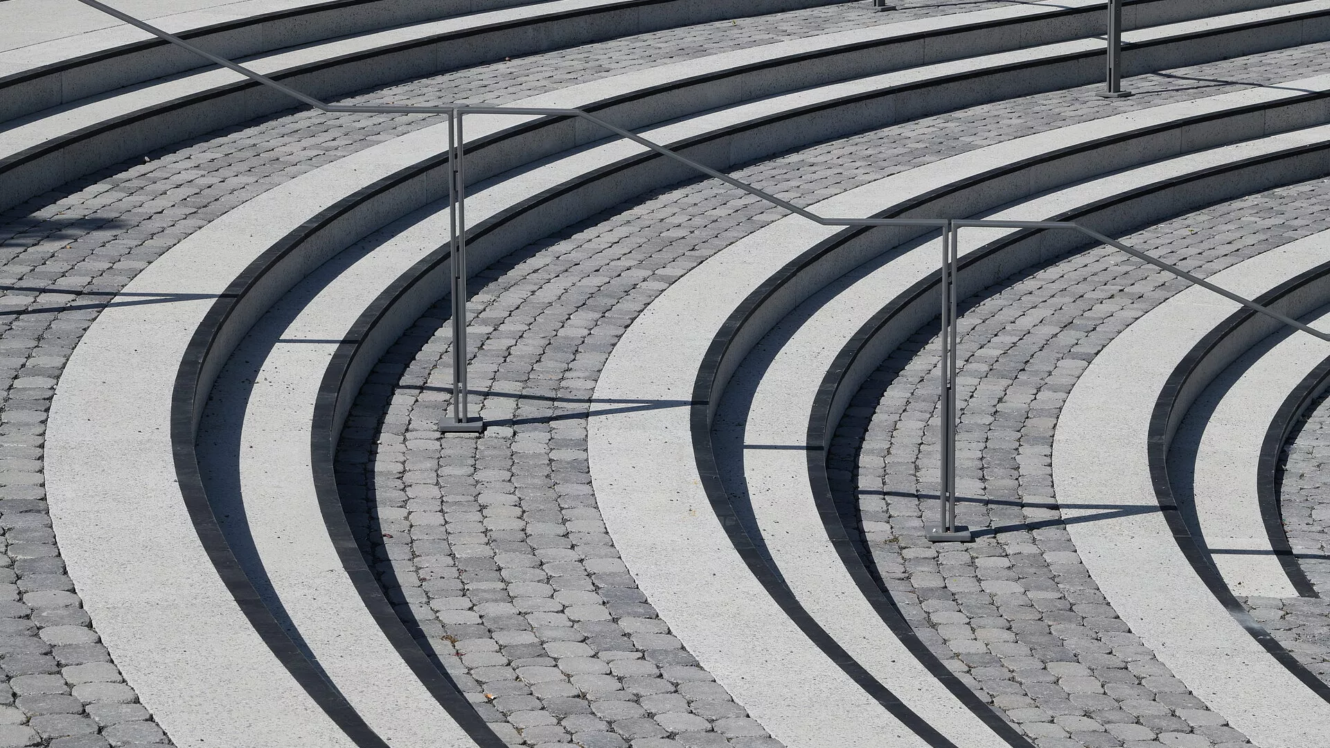 Blockstufen mit Kontraststreifen