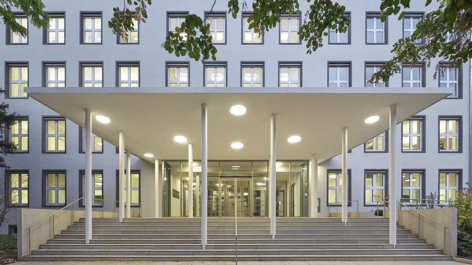 Blockstufen Platten und Brüstungselemente