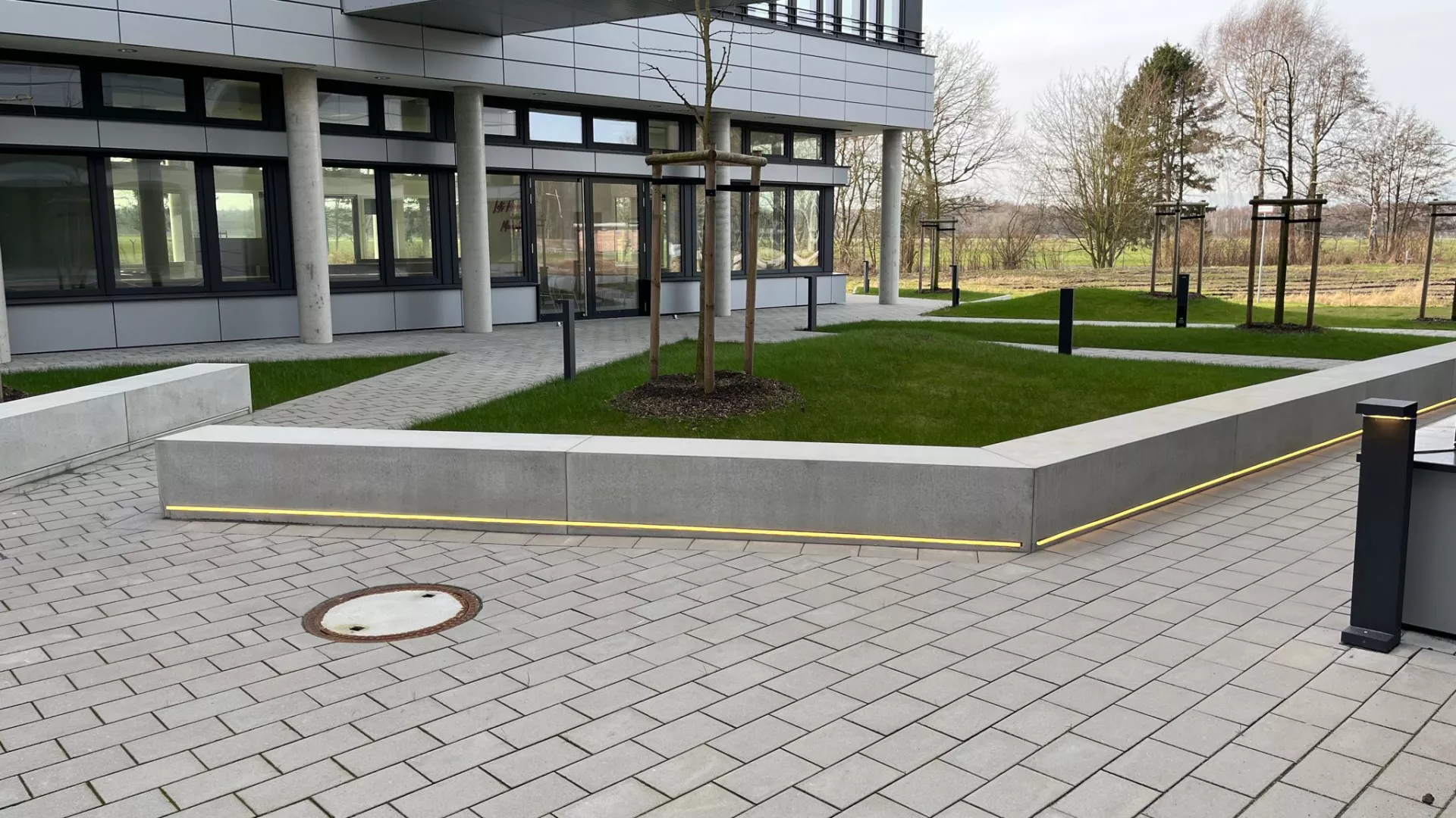 Sitzblöcke mit Lichtleisten