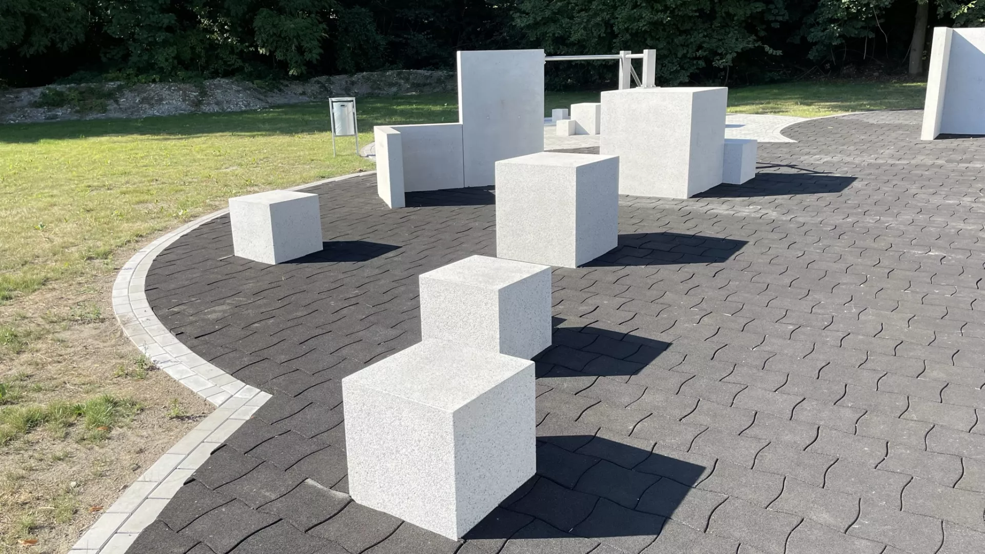 Sitzwürfel und Parkourelemente